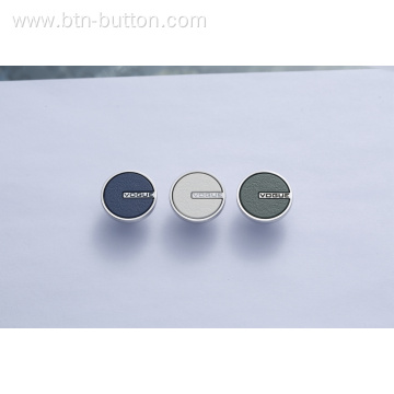 Metal snap buttons for knitwear